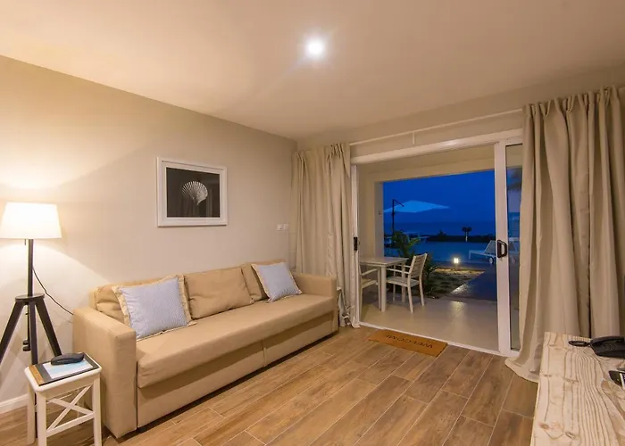Le Nautique Beachfront