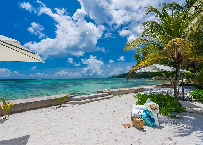 Lägenhet Le Nautique Beachfront Anse Royale
