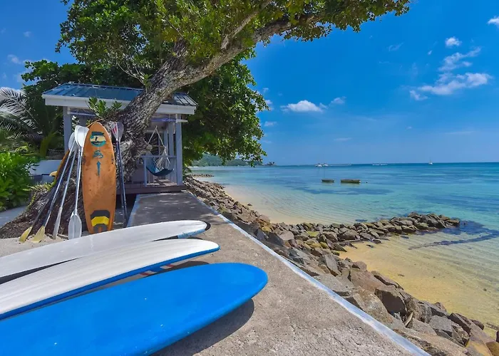 Lägenhet Le Nautique Beachfront Anse Royale