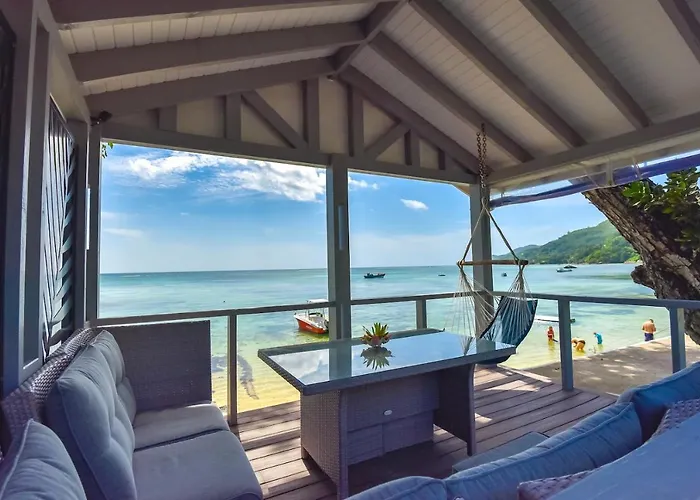 Lägenhet Le Nautique Beachfront Anse Royale